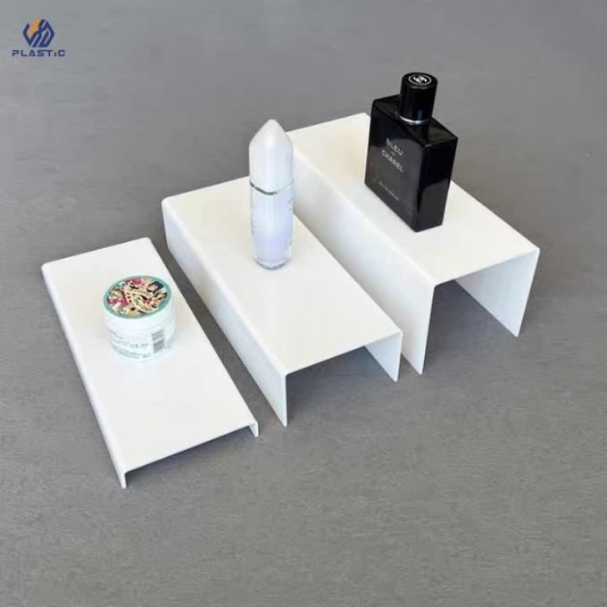 Putih atau Hitam Warna Akrilik Riser Tampilan Stand Akrilik Tampilan Rak Dengan Logo 0
